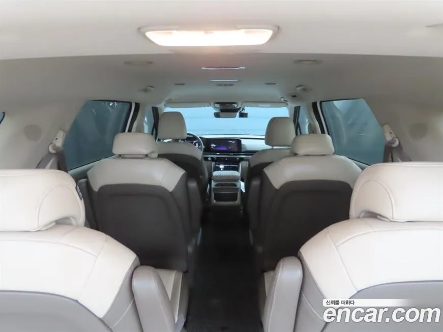 Kia Carnival — фото 10