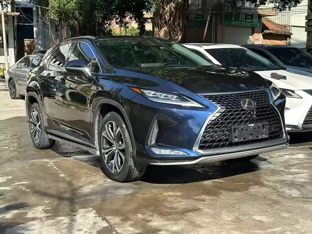 Lexus RX — фото 1