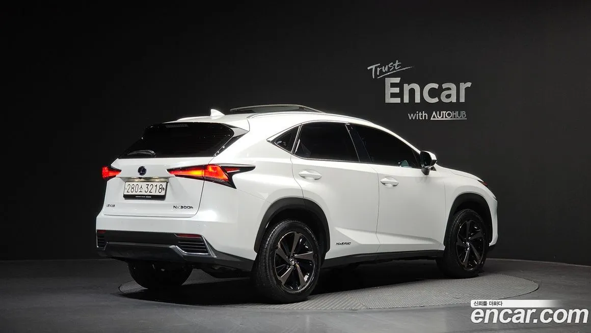 Lexus NX — фото 2