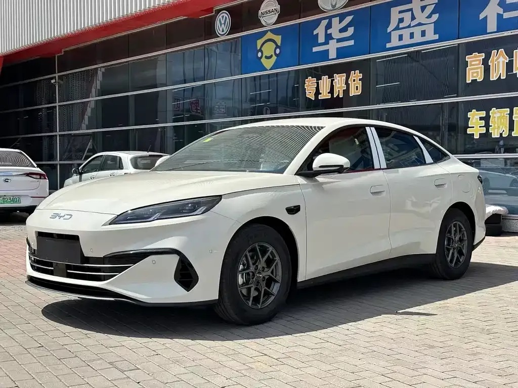 BYD Seal 05 DM-i — фото 7