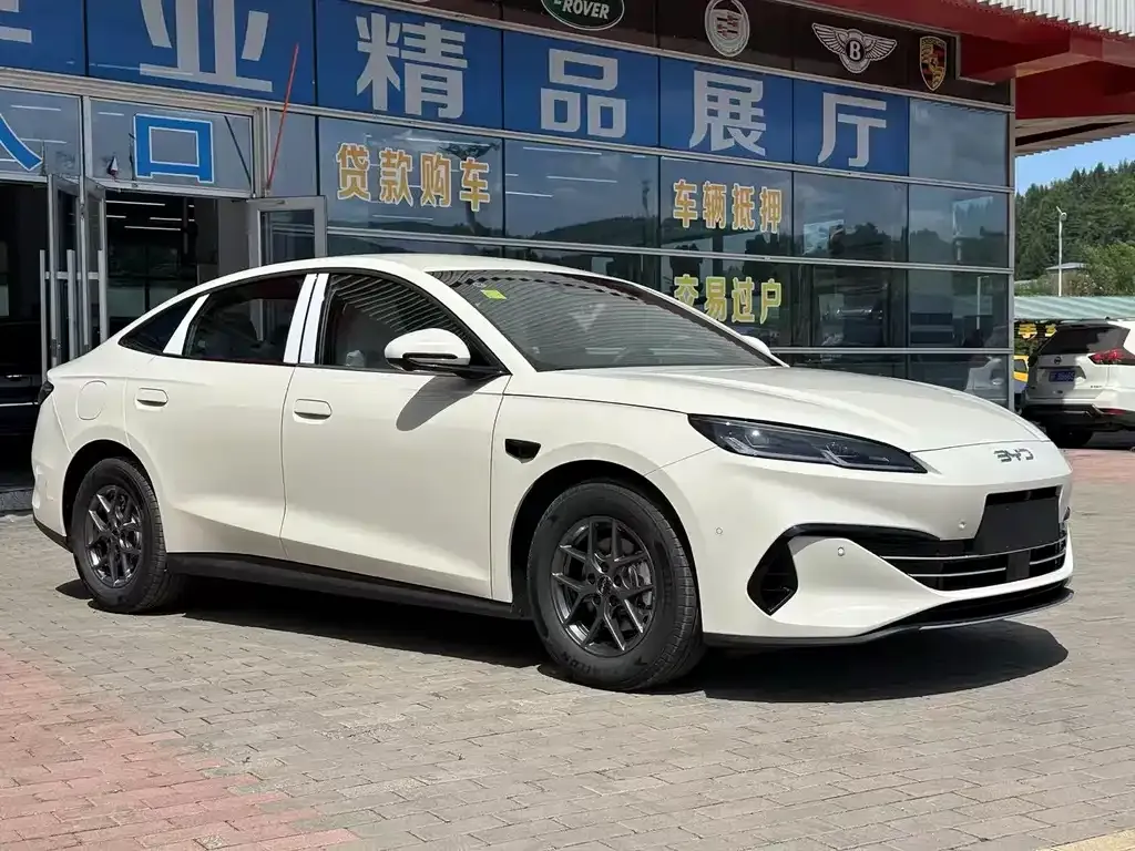 BYD Seal 05 DM-i — фото 8