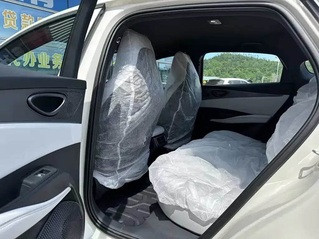 BYD Seal 05 DM-i — фото 9