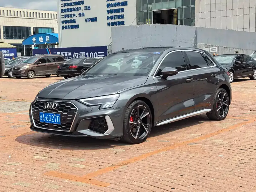 Audi A3 — фото 1
