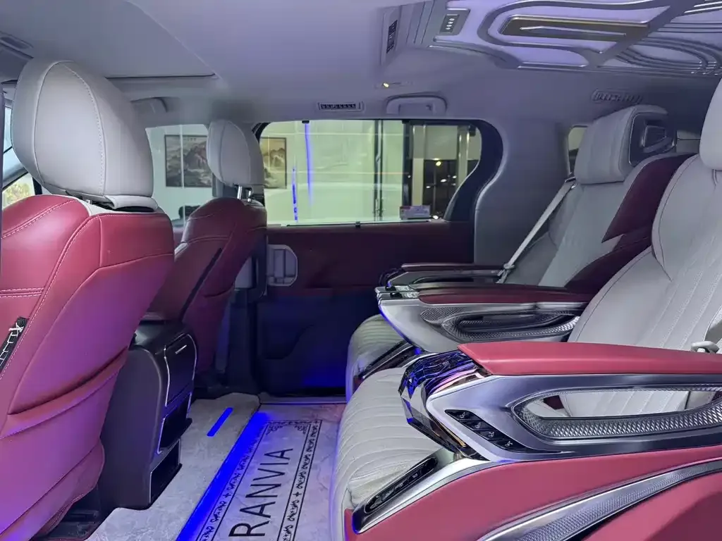 Toyota Granvia — фото 7