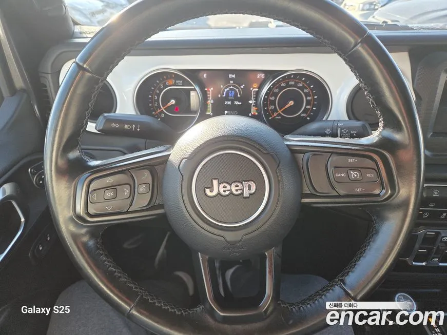 Jeep Wrangler — фото 9
