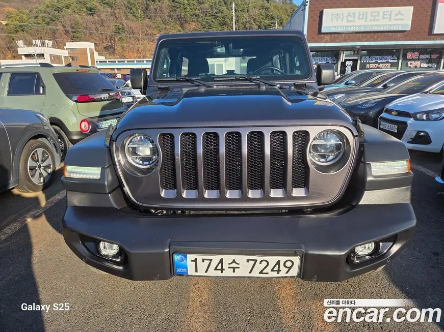 Jeep Wrangler — фото 2