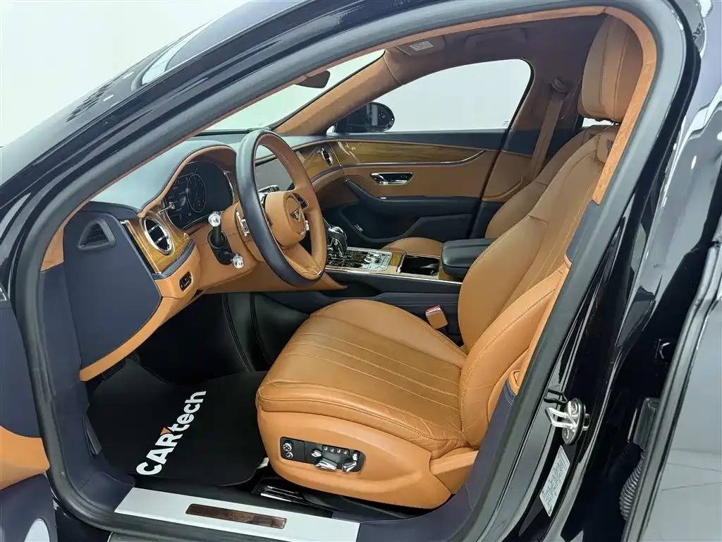 Bentley Flying Spur — фото 9