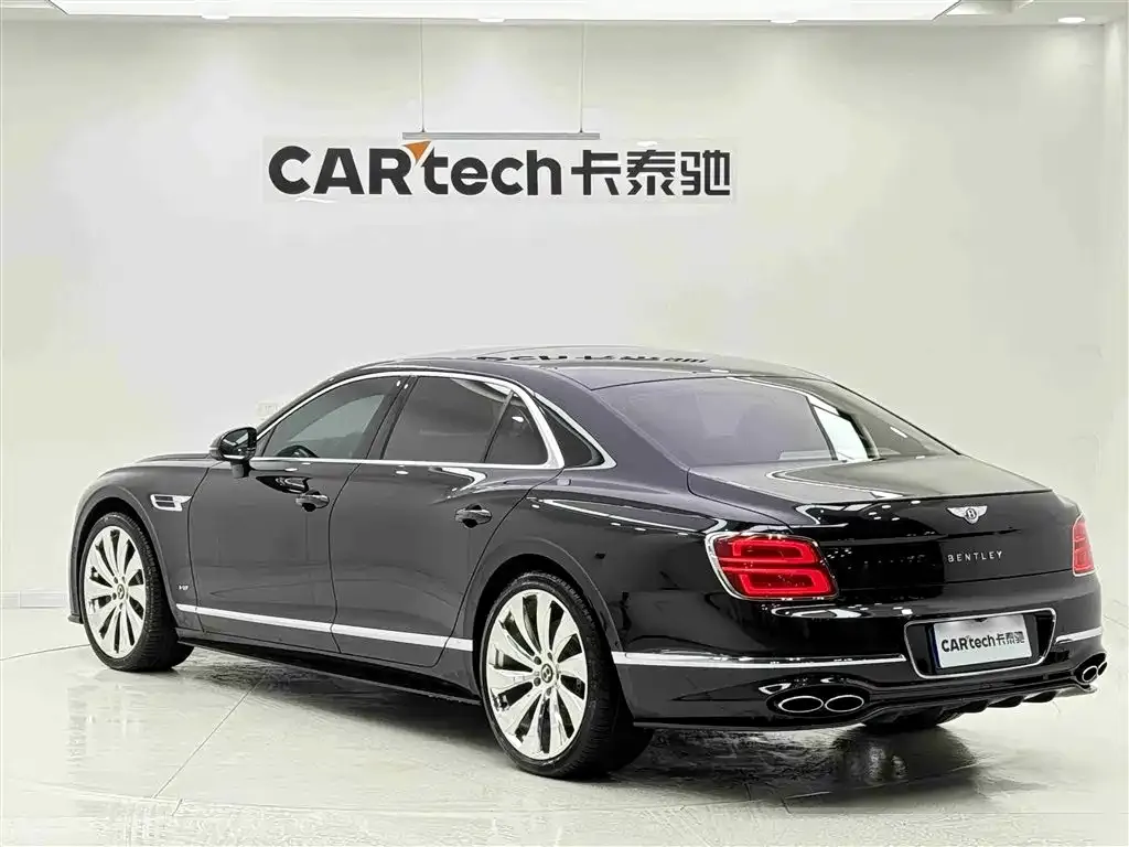 Bentley Flying Spur — фото 5