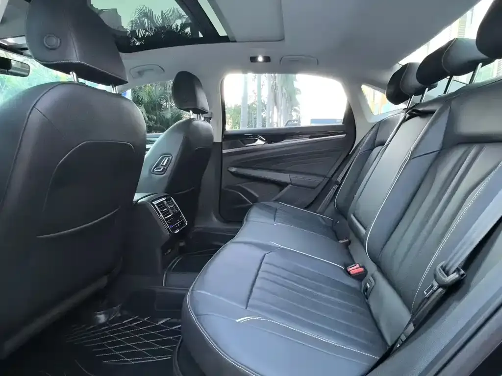 Volkswagen Passat — фото 2