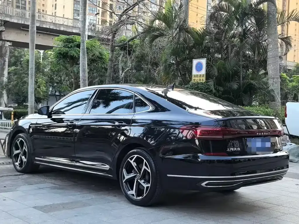 Volkswagen Passat — фото 7