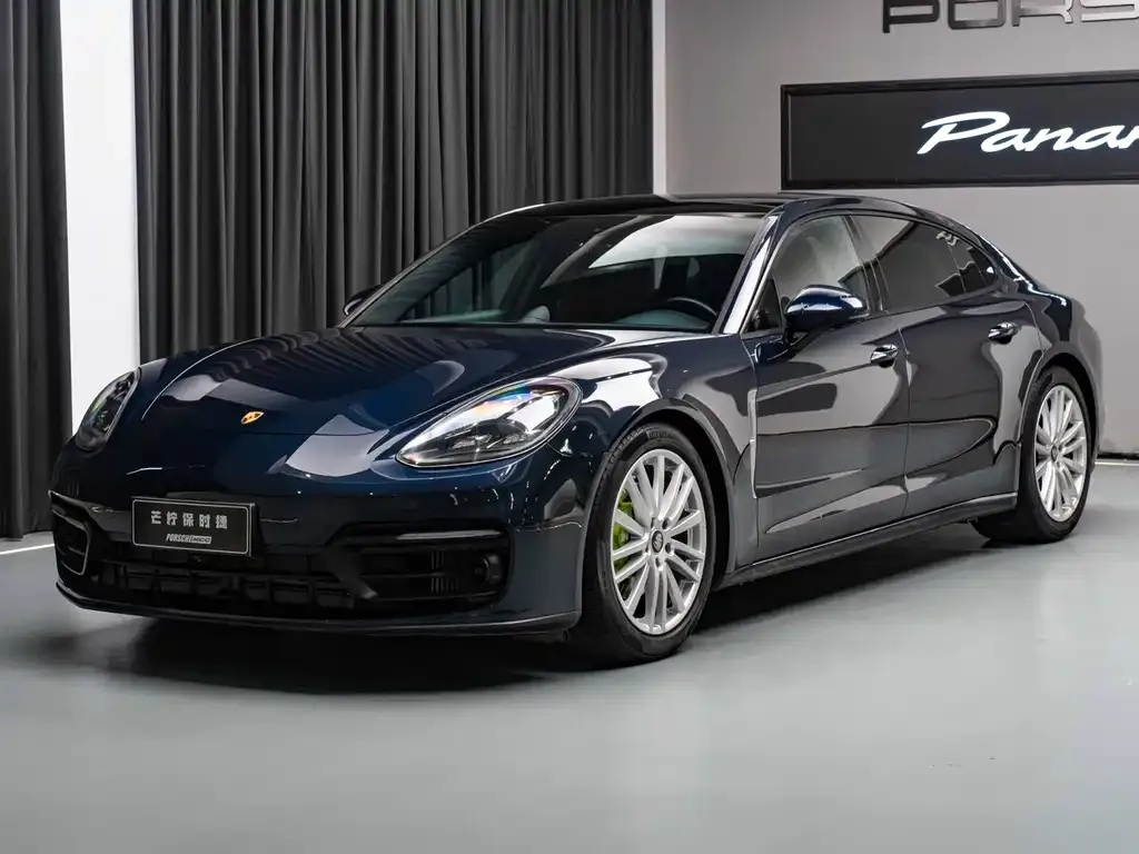 Porsche Panamera — фото 1