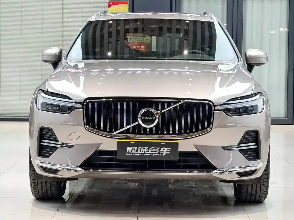 Volvo XC60 — фото 9