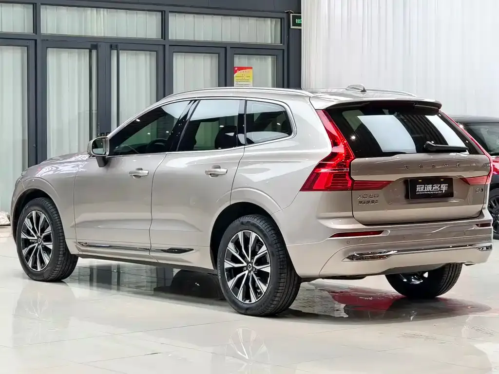 Volvo XC60 — фото 4