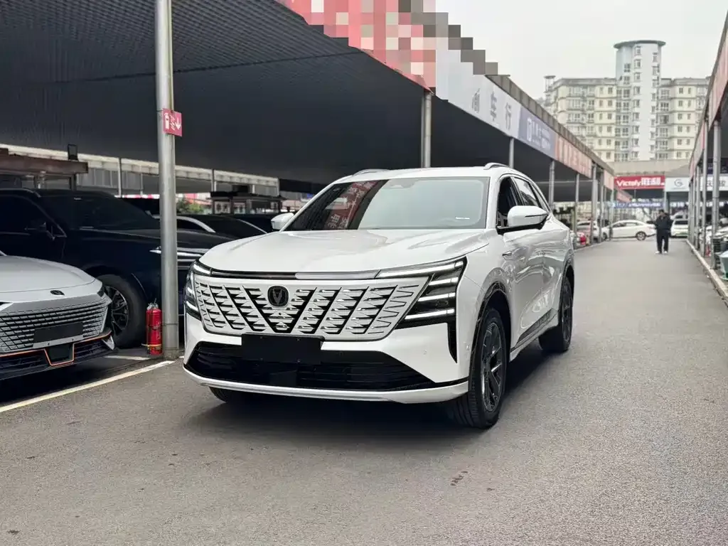 Changan CS75PLUS — фото 1