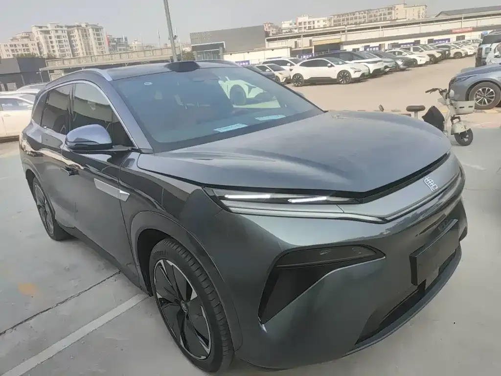BYD Tang L — фото 1