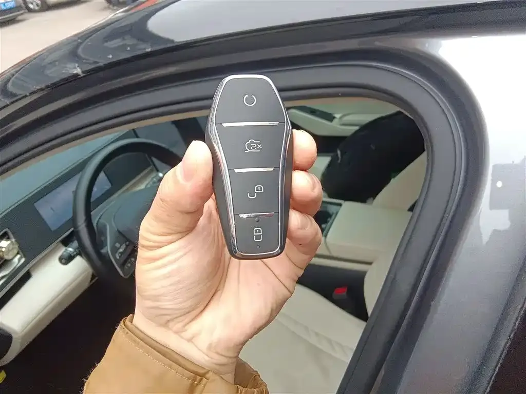 BYD Qin L — фото 10