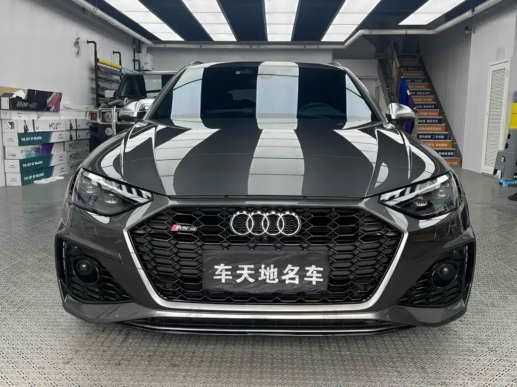 Audi RS 4 — фото 7