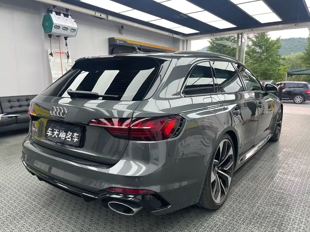 Audi RS 4 — фото 6