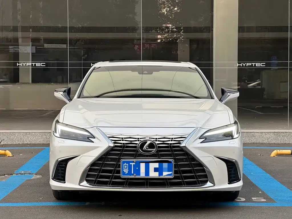 Lexus ES — фото 5