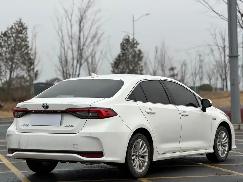 Toyota Allion — фото 9