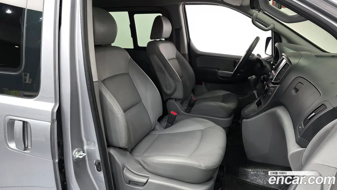 Hyundai Starex — фото 10