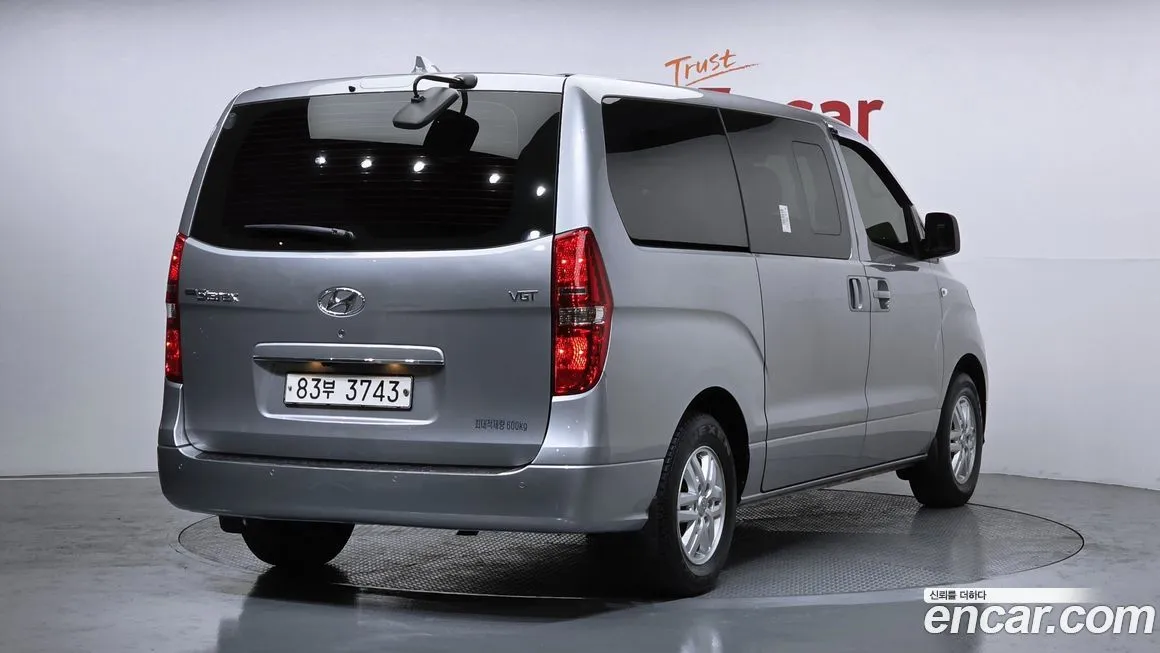 Hyundai Starex — фото 3