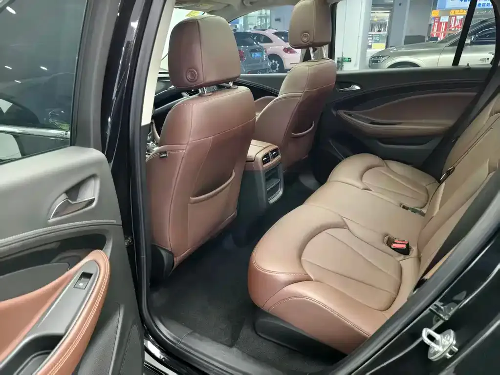 Buick Envision Plus — фото 7