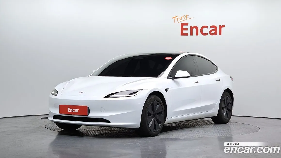 Tesla Model 3 — фото 1