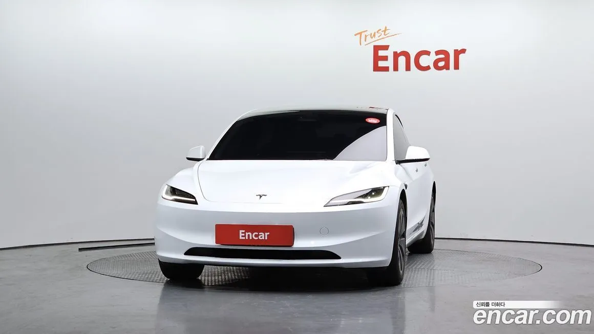 Tesla Model 3 — фото 8