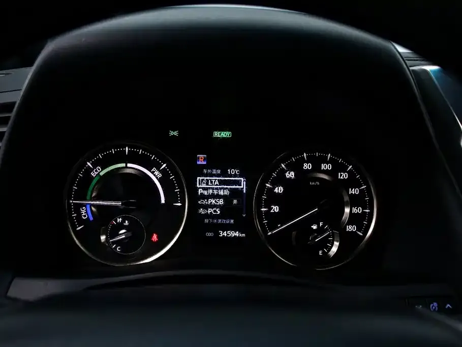 Toyota Alphard — фото 3