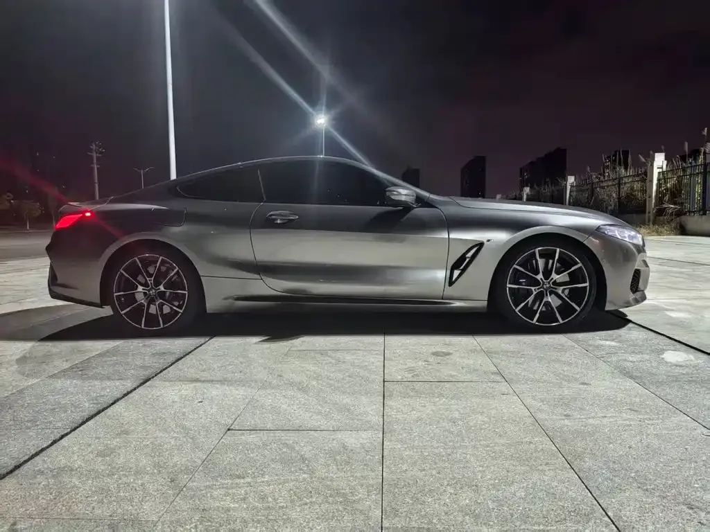 BMW 8 Series — фото 3