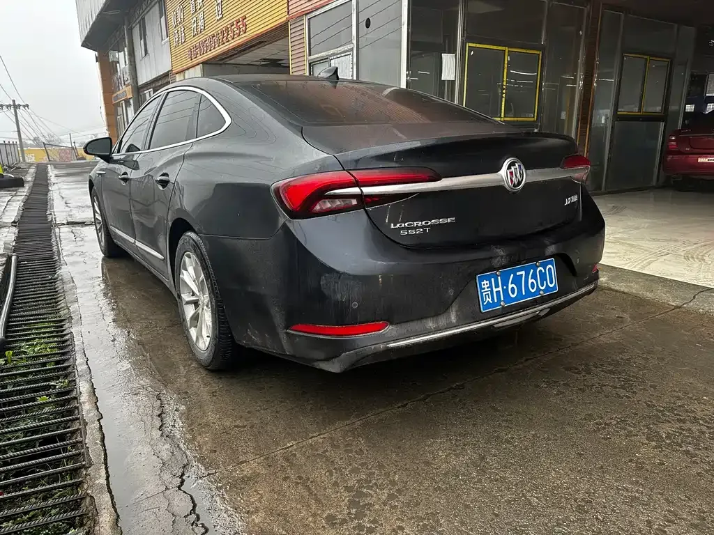 Buick LaCrosse — фото 10