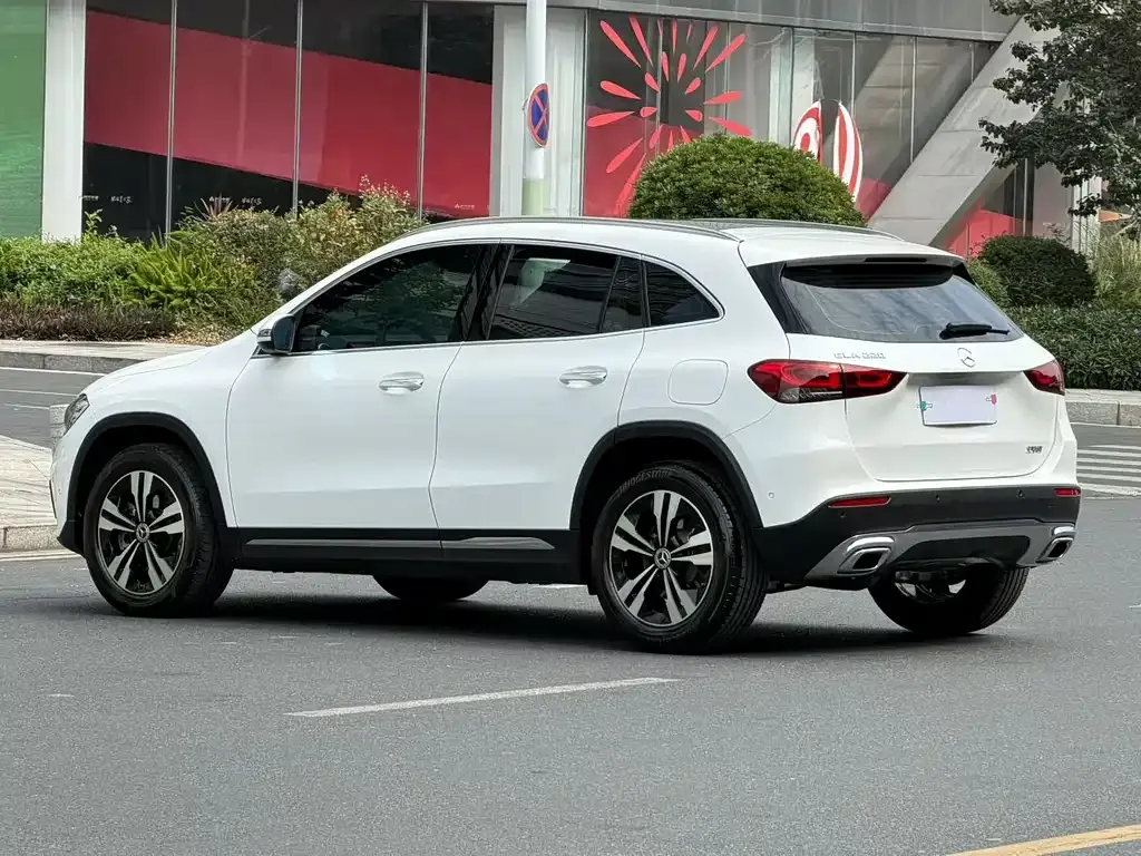 Mercedes-Benz GLA — фото 6