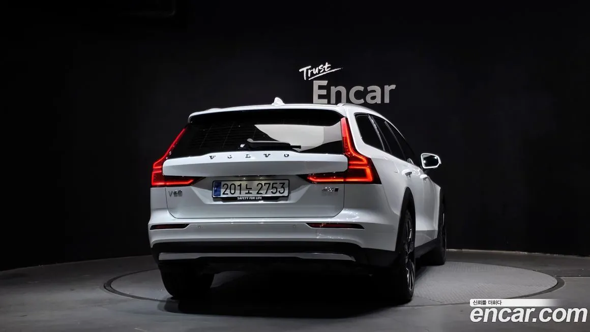 Volvo V60 — фото 10