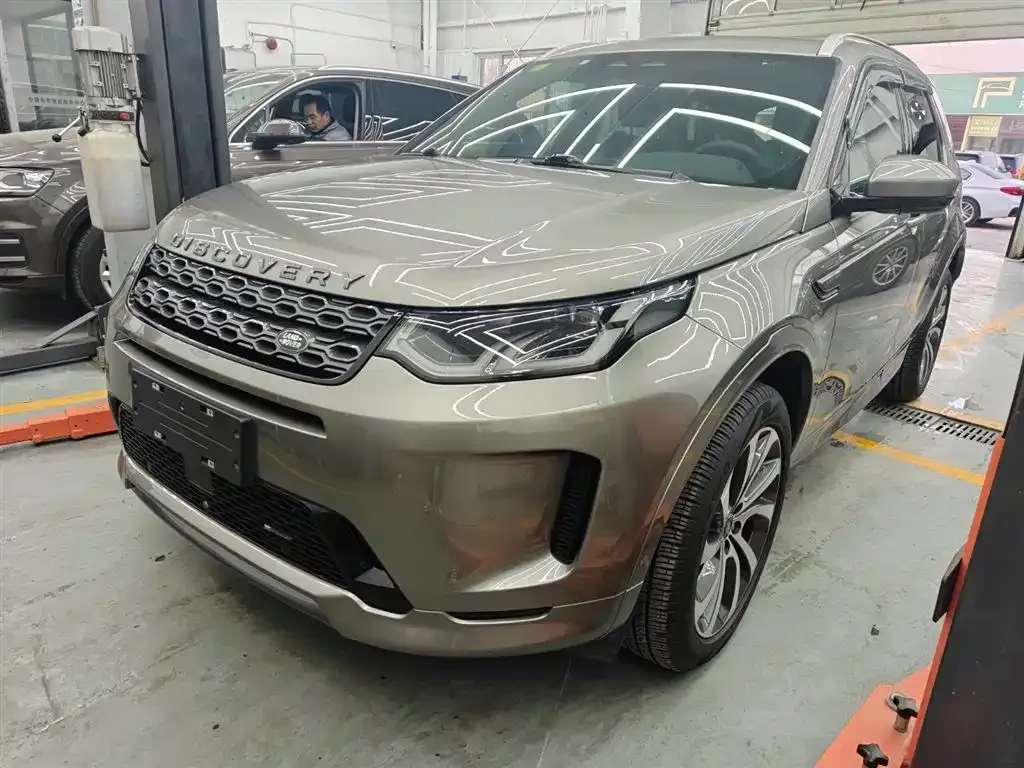 Land Rover Discovery Sport — фото 1