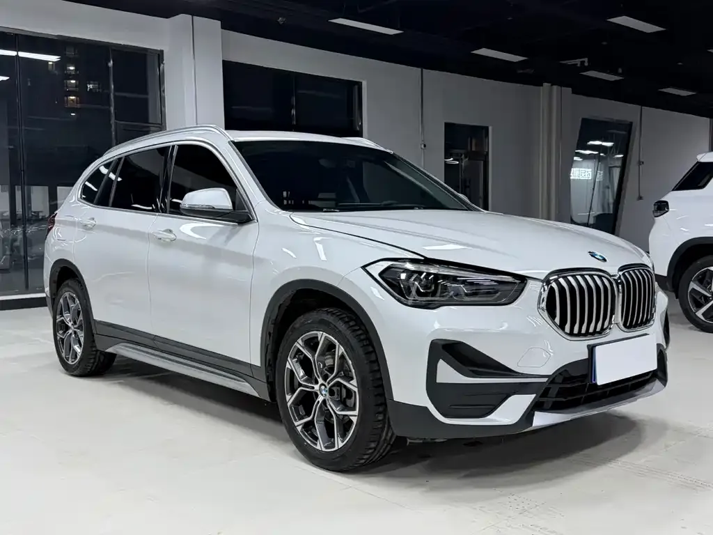 BMW X1 — фото 8