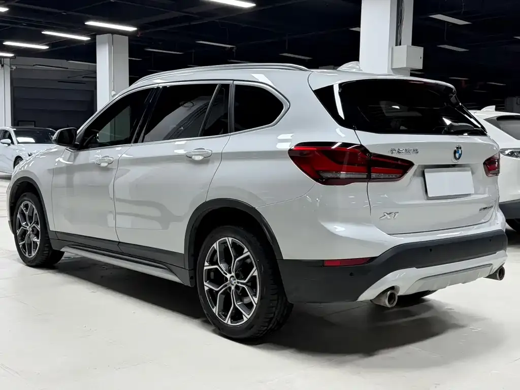 BMW X1 — фото 5