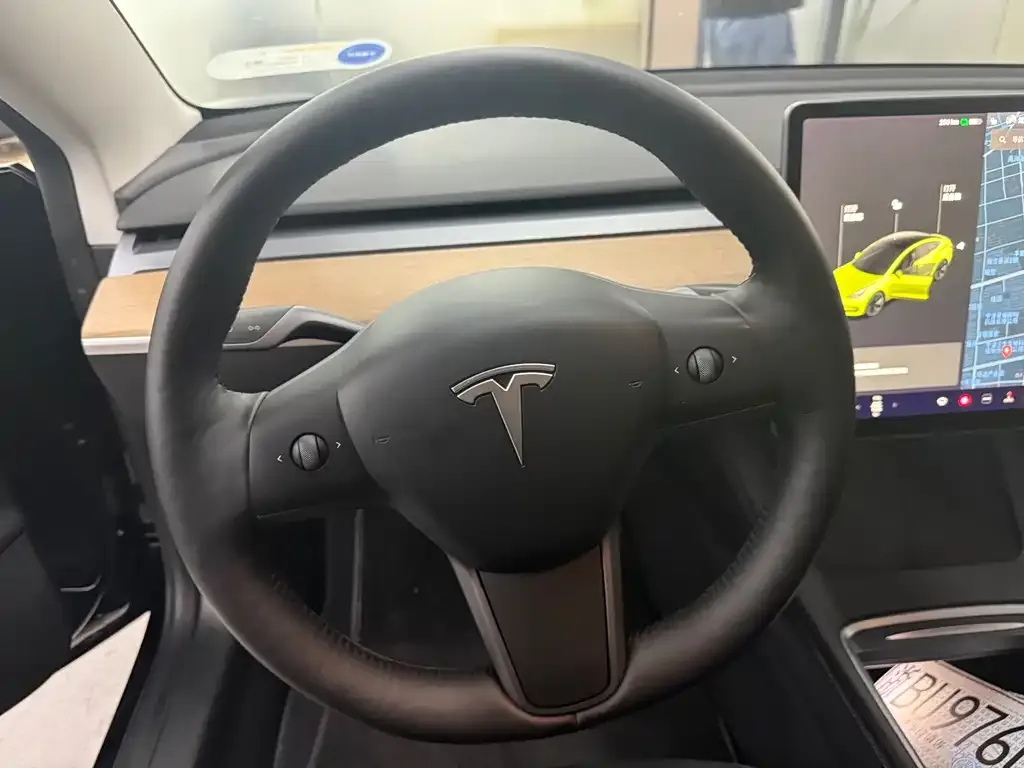 Tesla Model 3 — фото 6