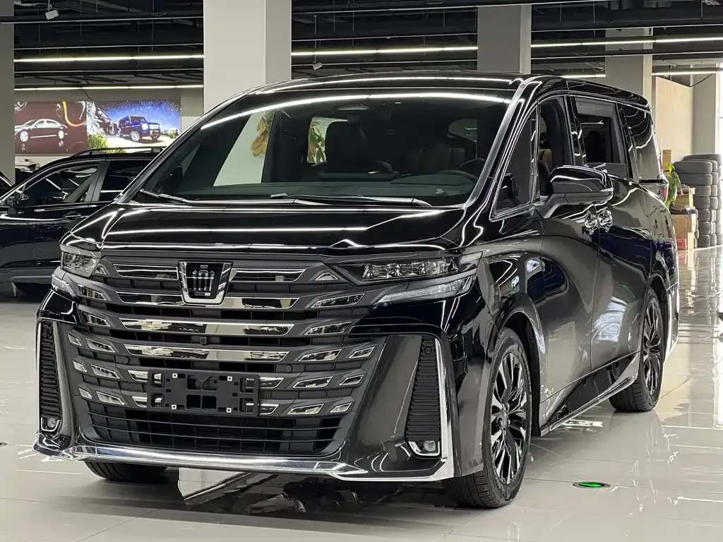 Toyota Vellfire — фото 1