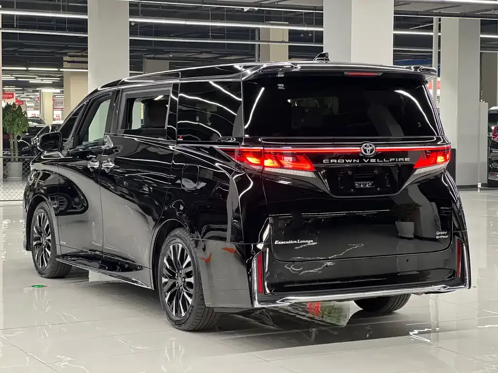 Toyota Vellfire — фото 3