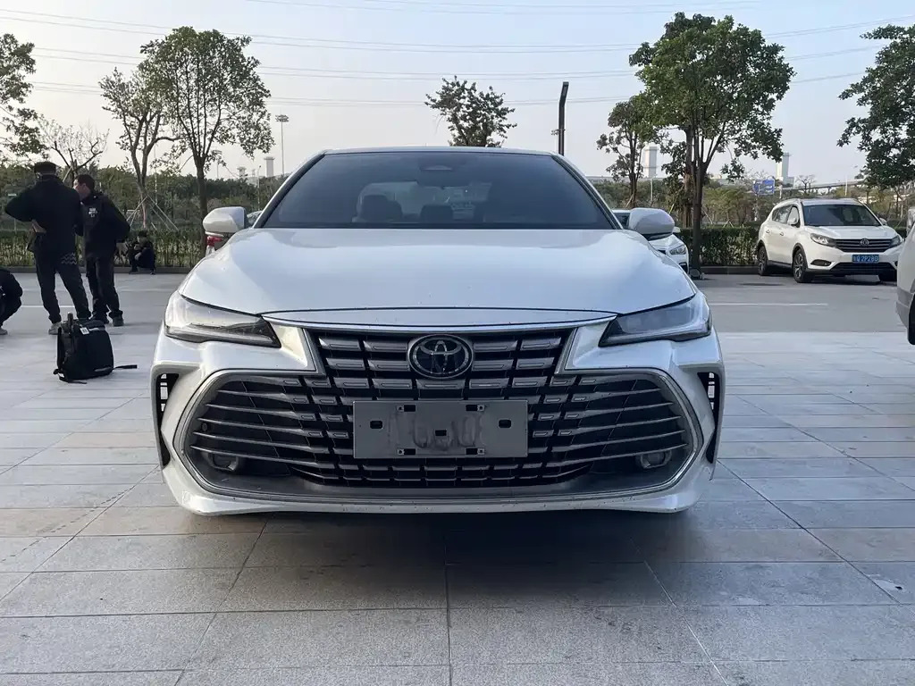 Toyota Avalon — фото 9