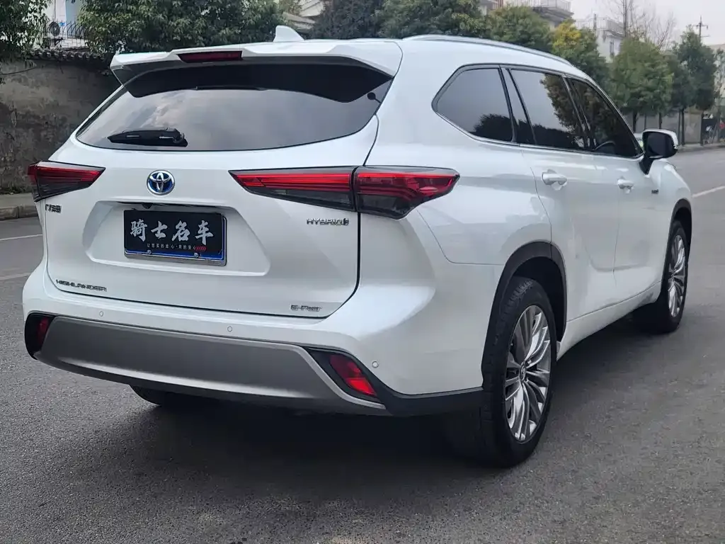 Toyota Highlander — фото 5