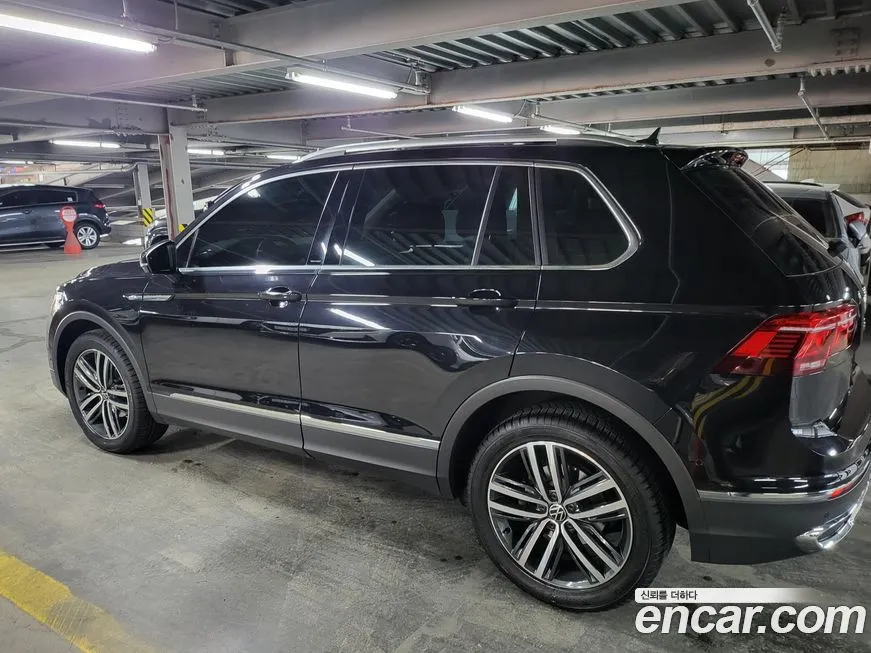 Volkswagen Tiguan — фото 7