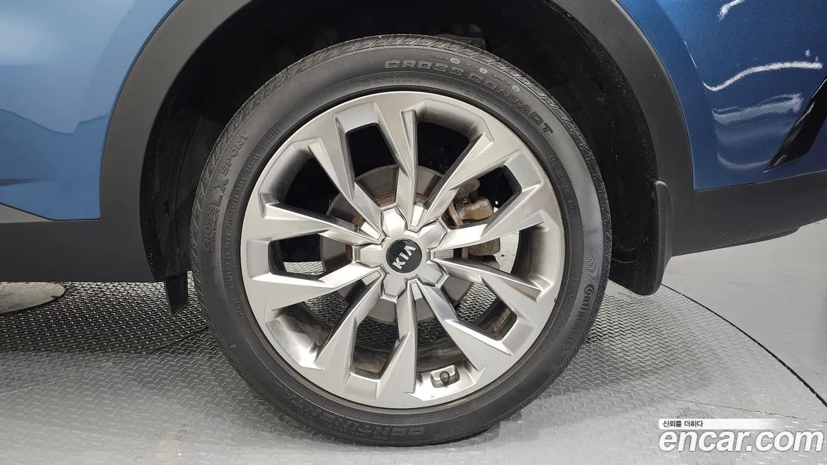 Kia Sorento — фото 8