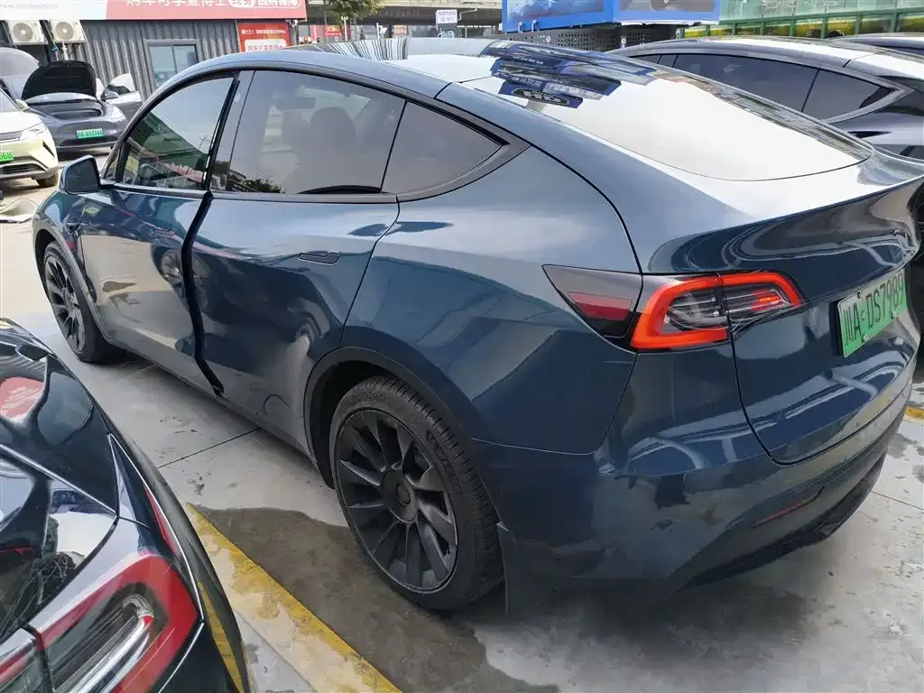 Tesla Model Y — фото 4