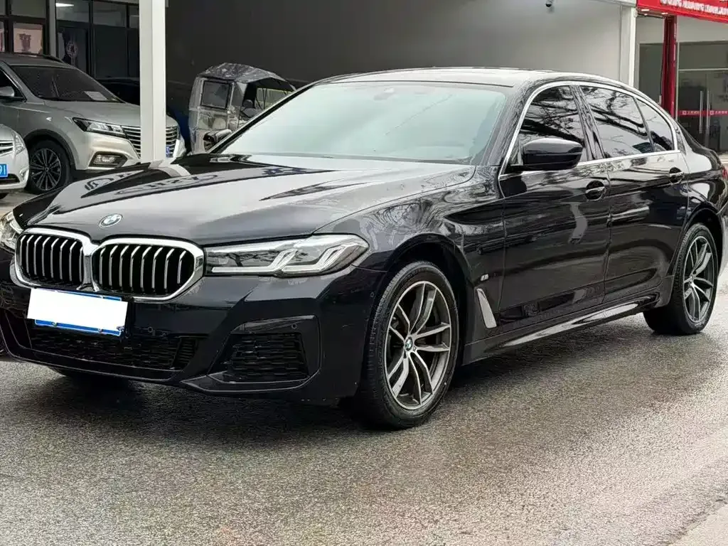 BMW 5 Series — фото 1