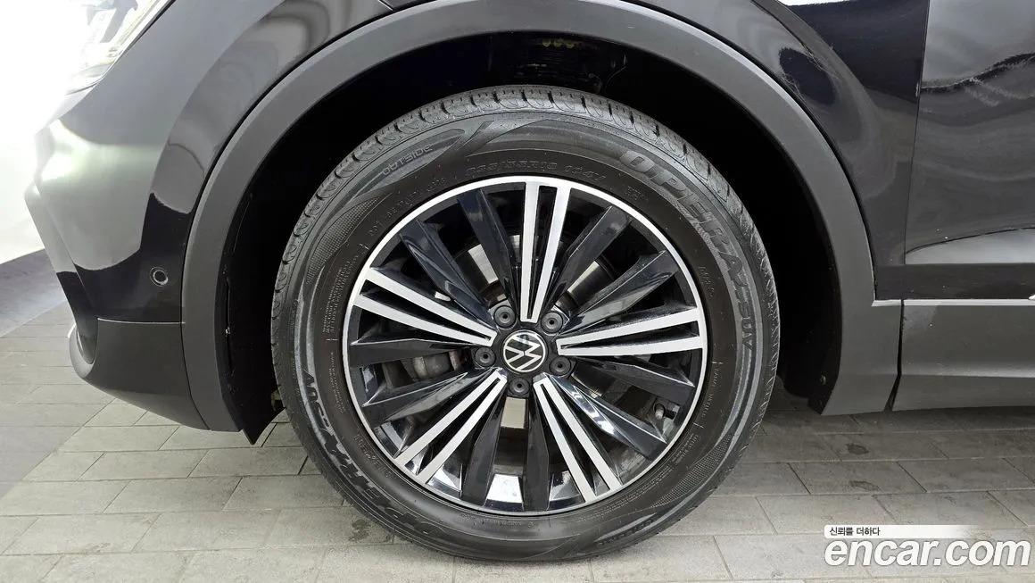 Volkswagen Tiguan — фото 9