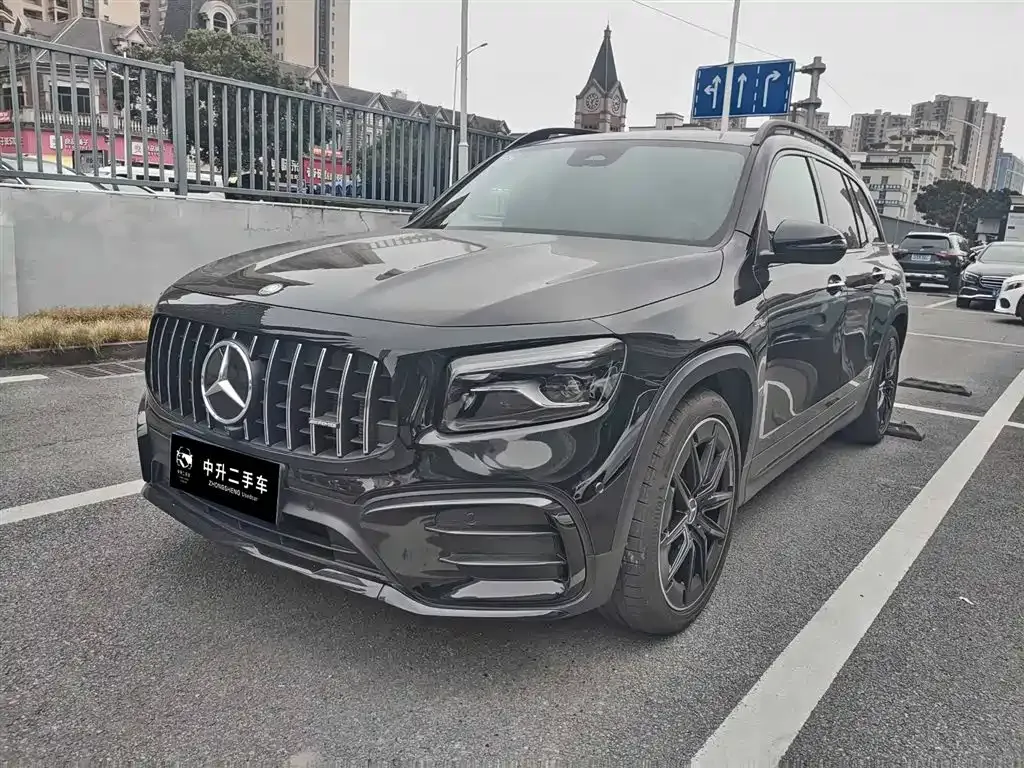 Mercedes-Benz GLB AMG — фото 1