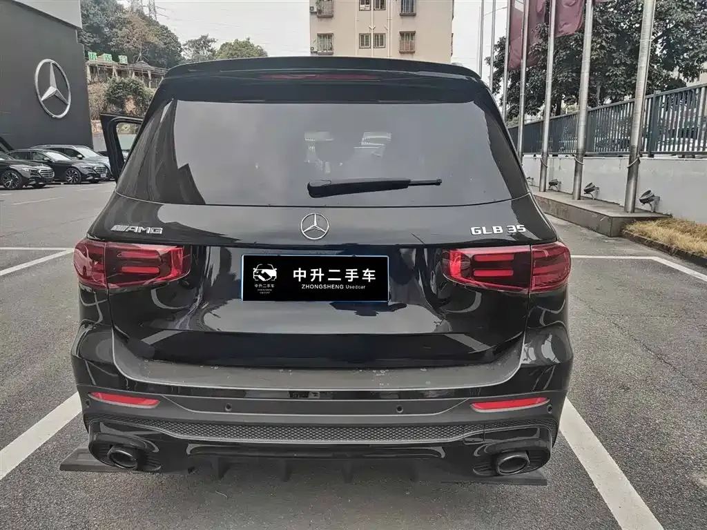 Mercedes-Benz GLB AMG — фото 5