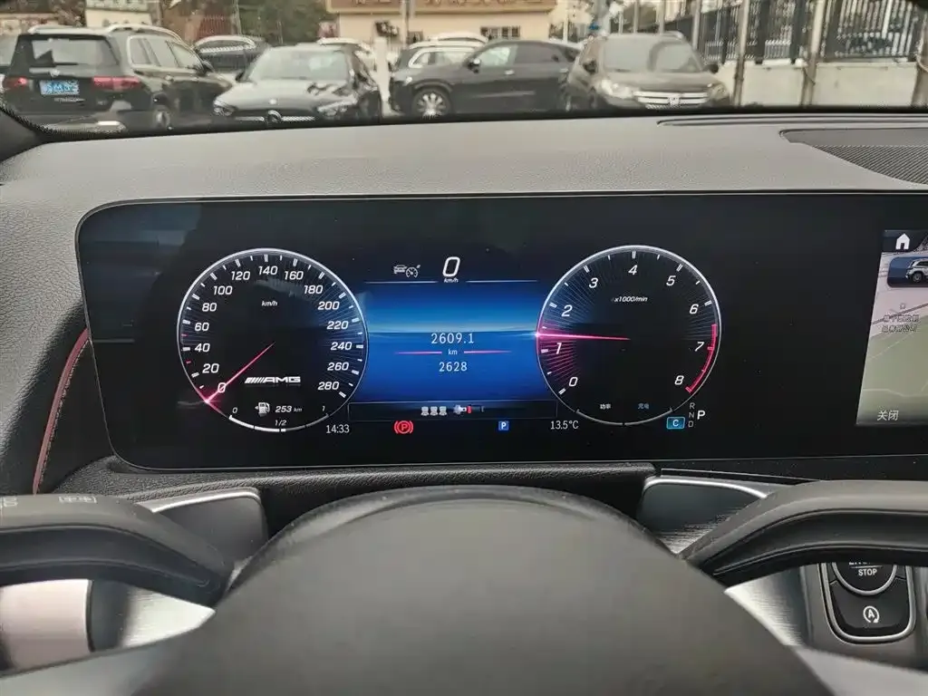 Mercedes-Benz GLB AMG — фото 2
